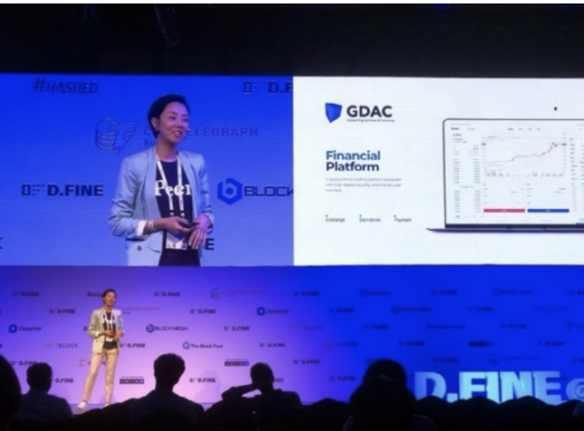 Youree Lee giving a keynote at Korea Blockchain Week in Seoul